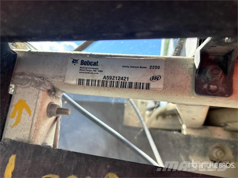 Bobcat 2200 Maquinarias para servicios públicos