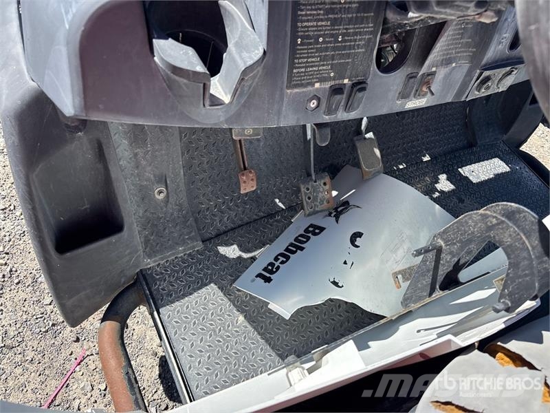 Bobcat 2200 Maquinarias para servicios públicos