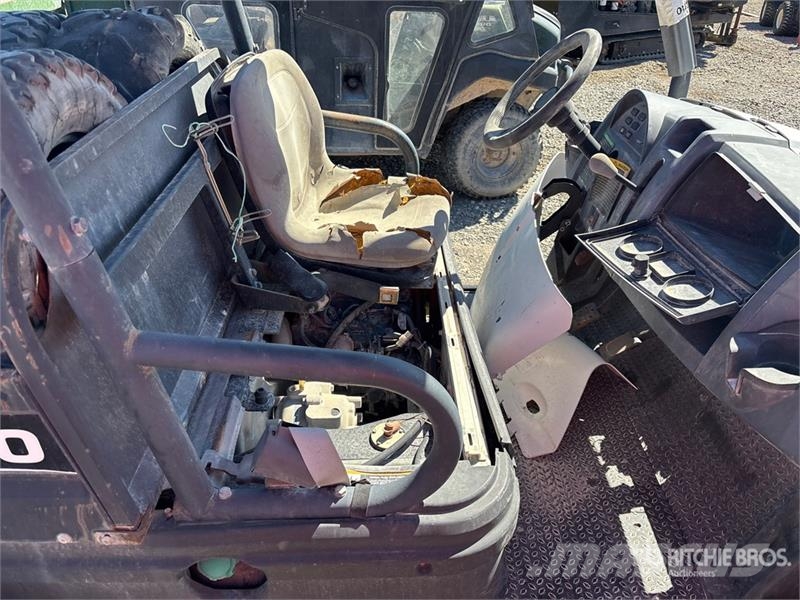 Bobcat 2200 Maquinarias para servicios públicos