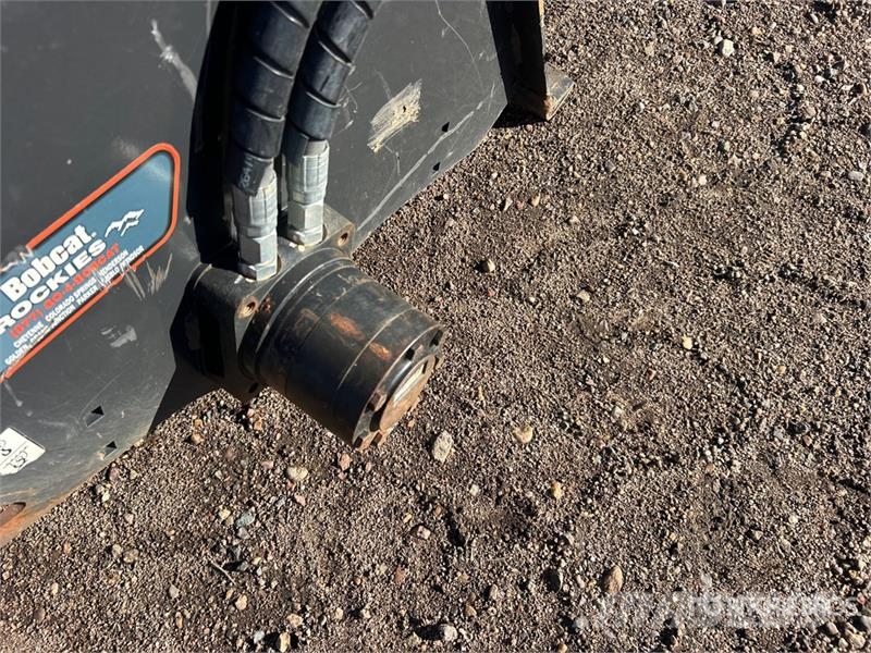 Bobcat 40 in Mini Skid Steer Tiller 動力耙和旋轉式耕耘機