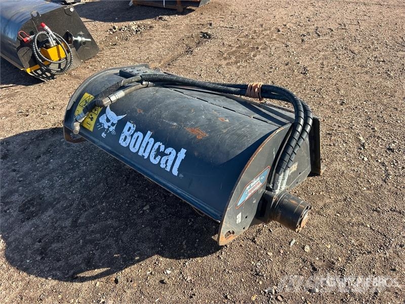 Bobcat 40 in Skid Steer Tiller Rotační brány a půdní frézy