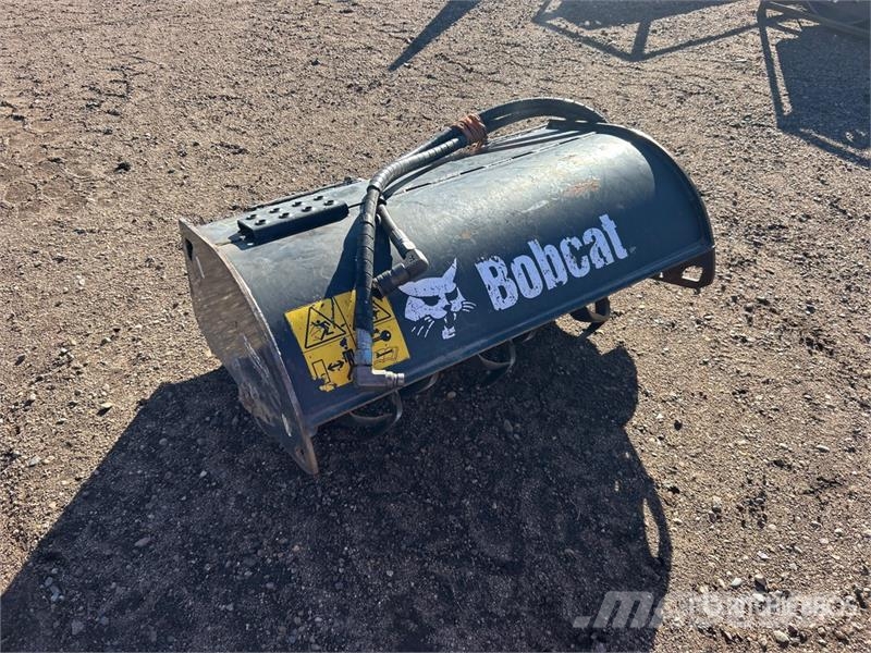 Bobcat 40 in Skid Steer Tiller Rotační brány a půdní frézy