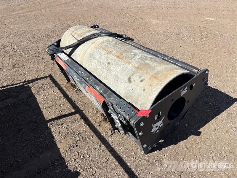 Bobcat 7165402 73 in Skid Steer Vibratory Roller (Inopera Silindirler