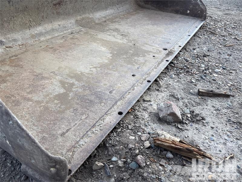 Bobcat 72 in General Purpose Skid Steer Bucket Žlice