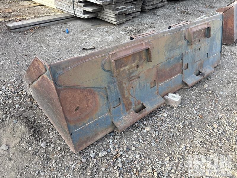 Bobcat 72 in General Purpose Skid Steer Bucket Žlice