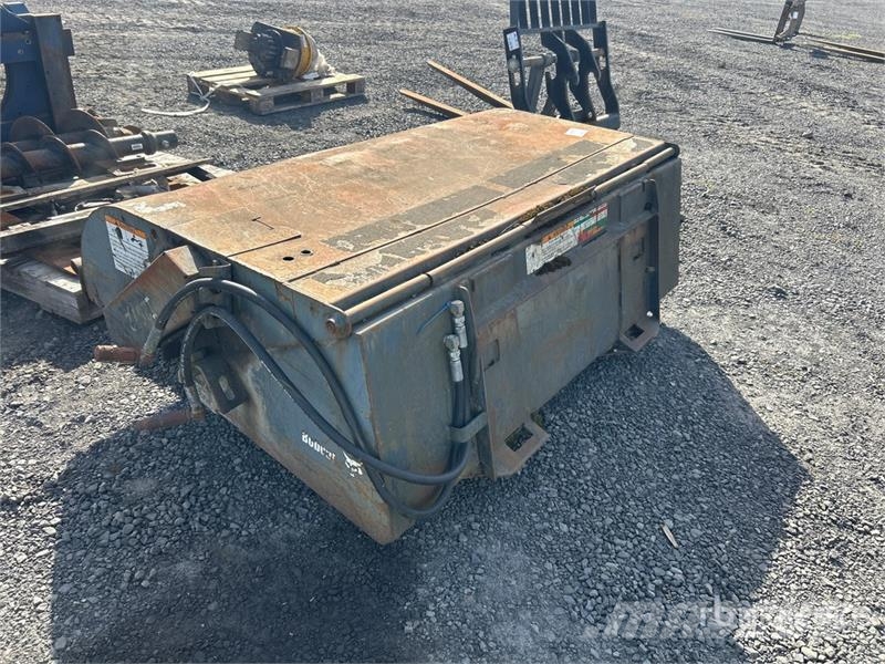 Bobcat 72 in Skid Steer Sweeper Četke