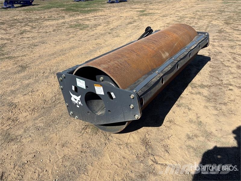 Bobcat 80 in Skid Steer Vibratory Roller Walzen