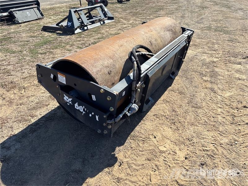 Bobcat 80 in Skid Steer Vibratory Roller Walzen
