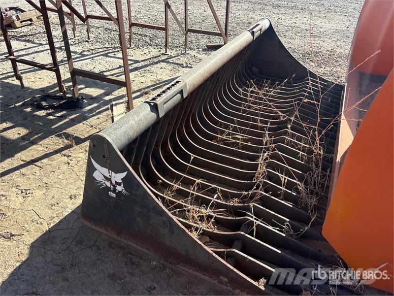 Bobcat 81 in Skeleton Skid Steer Bucket Skovle