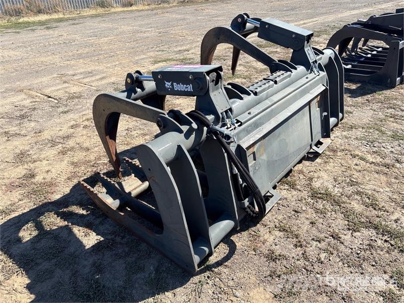 Bobcat 82 in Skid Steer Grapple Bucket Pinzas