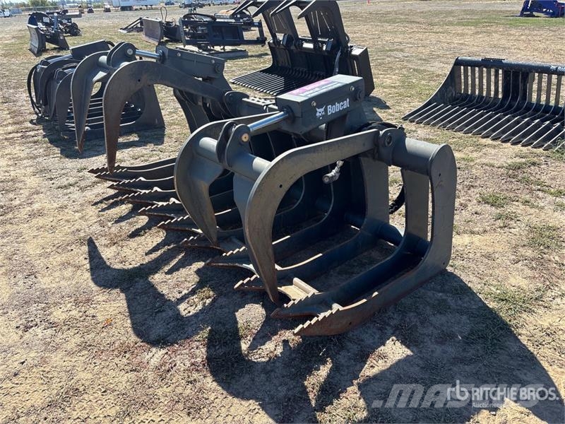 Bobcat 82 in Skid Steer Grapple Bucket Pinzas