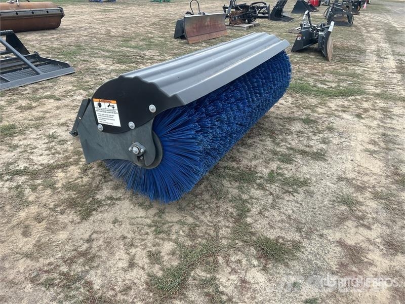 Bobcat 84 Angle 84 in Skid Steer Broom 브러쉬