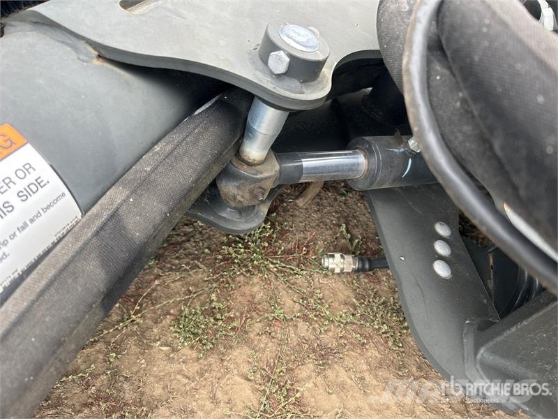 Bobcat 84 Angle 84 in Skid Steer Broom 브러쉬