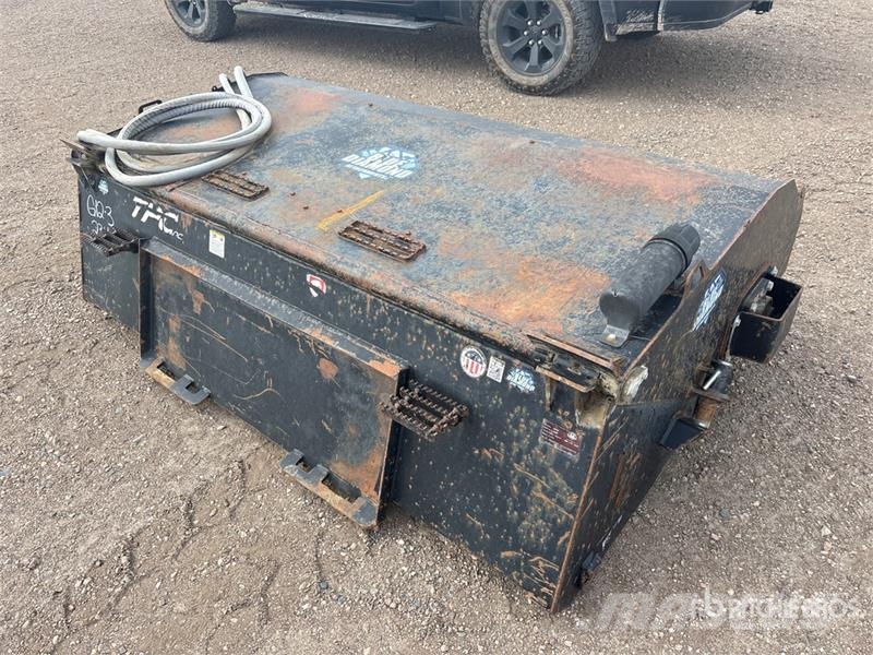 Bobcat 84 in Sweeper Attachment فرش