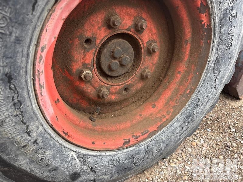 Bobcat 873 لوادر انزلاقية التوجيه