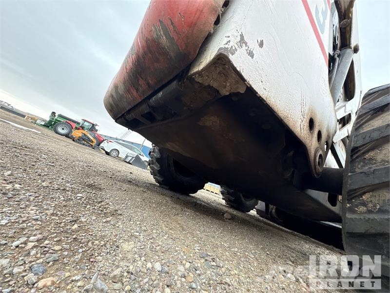 Bobcat 873 لوادر انزلاقية التوجيه
