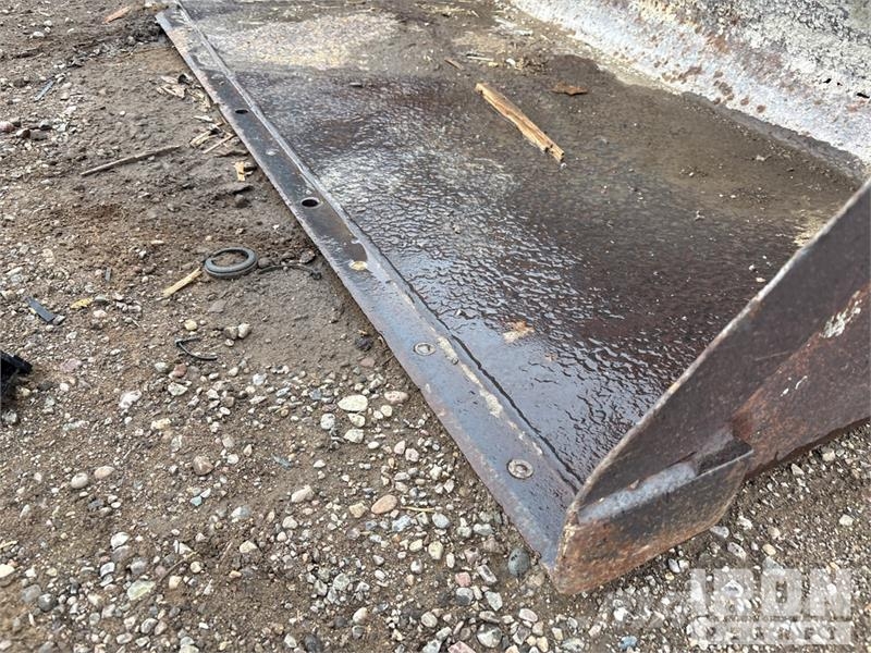 Bobcat 873 لوادر انزلاقية التوجيه