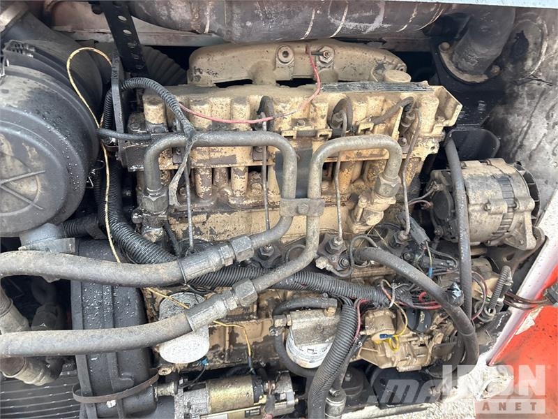 Bobcat 873 لوادر انزلاقية التوجيه