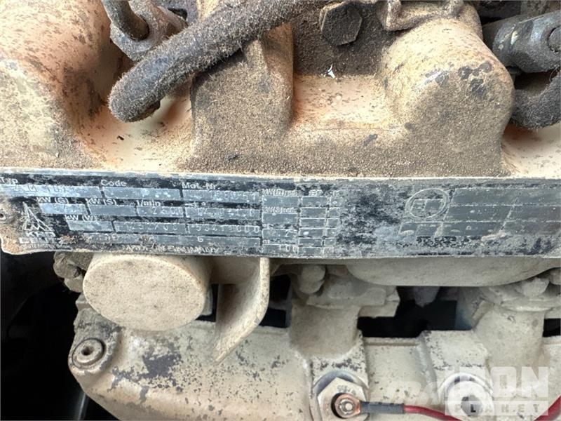 Bobcat 873 لوادر انزلاقية التوجيه