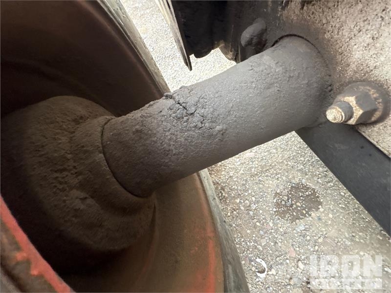 Bobcat 873 لوادر انزلاقية التوجيه
