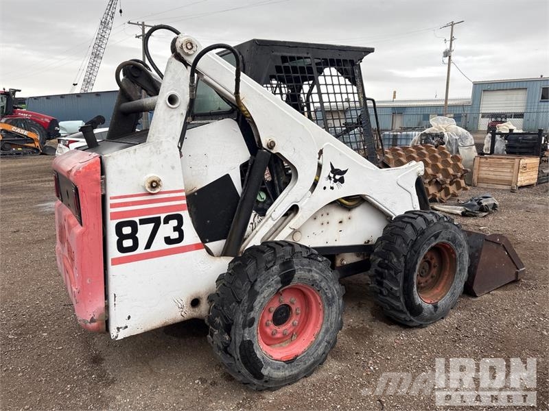 Bobcat 873 لوادر انزلاقية التوجيه