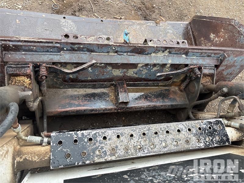 Bobcat 873 لوادر انزلاقية التوجيه