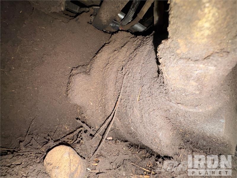 Bobcat 873 لوادر انزلاقية التوجيه