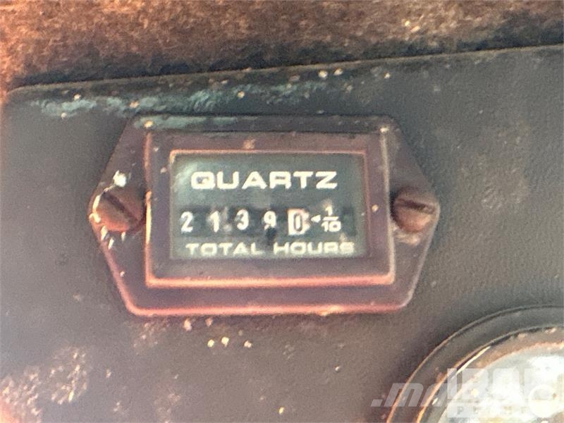 Bobcat 873 لوادر انزلاقية التوجيه
