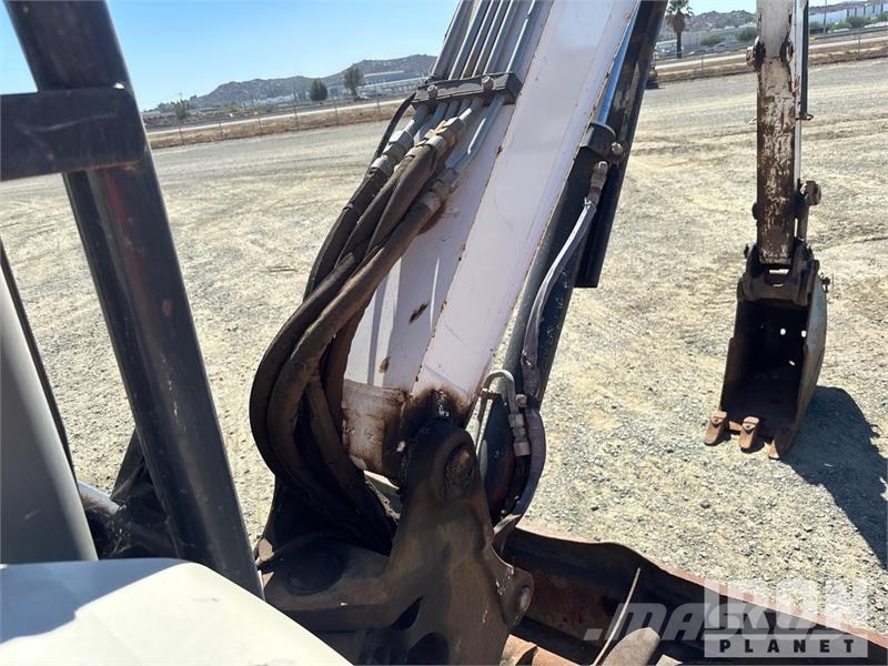 Bobcat E32i Mini Excavator 小型挖掘机