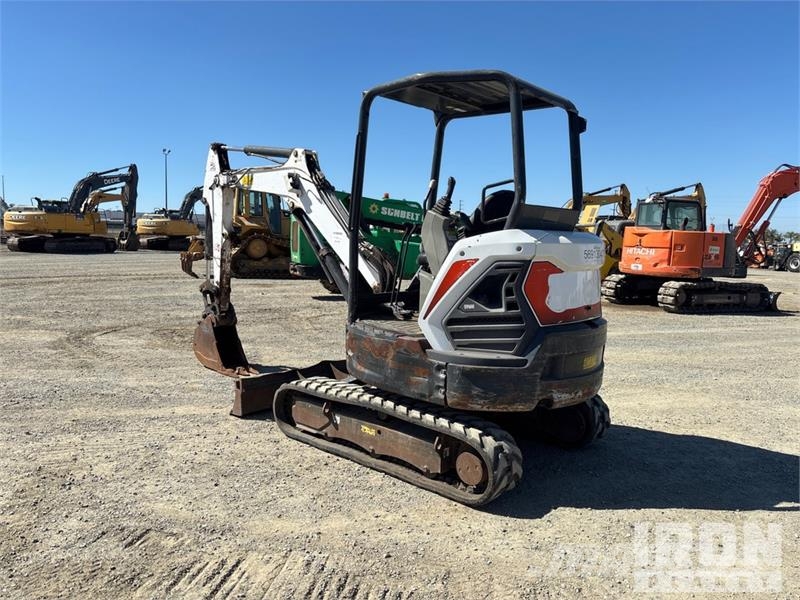Bobcat E32i Mini Excavator 小型挖掘机