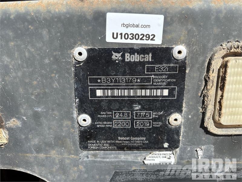 Bobcat E32i Mini Excavator 小型挖掘机