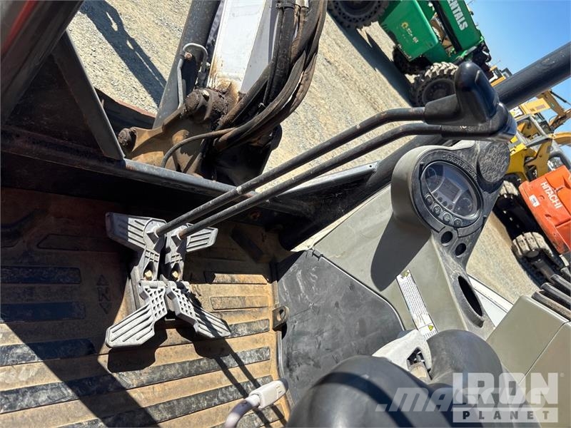 Bobcat E32i Mini Excavator 小型挖掘机