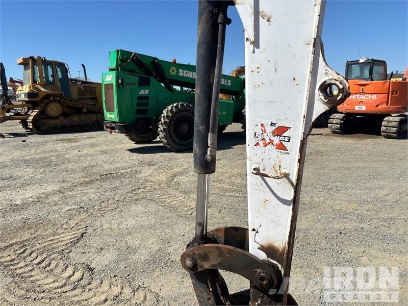 Bobcat E32i Mini Excavator 小型挖掘机