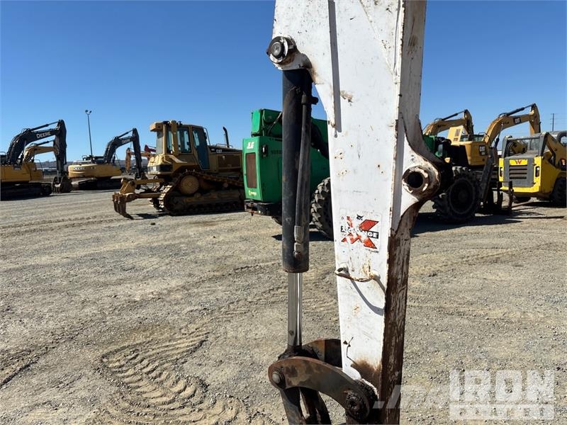 Bobcat E32i Mini Excavator 小型挖掘机