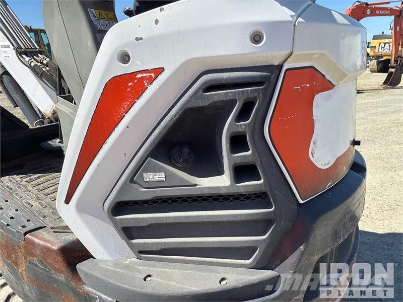 Bobcat E32i Mini Excavator 小型挖掘机