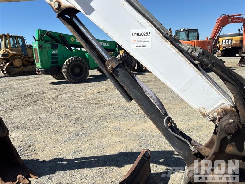 Bobcat E32i Mini Excavator 小型挖掘机
