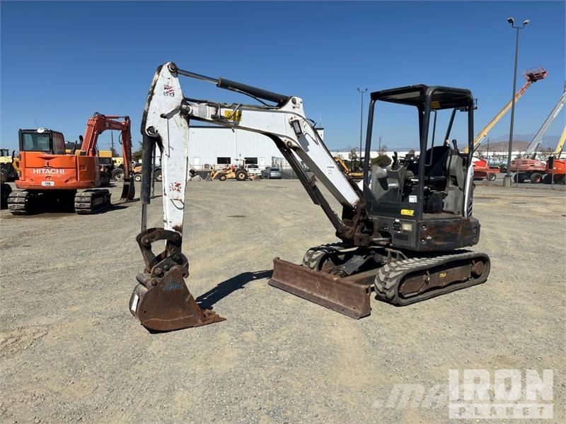 Bobcat E32i Mini Excavator 小型挖掘机