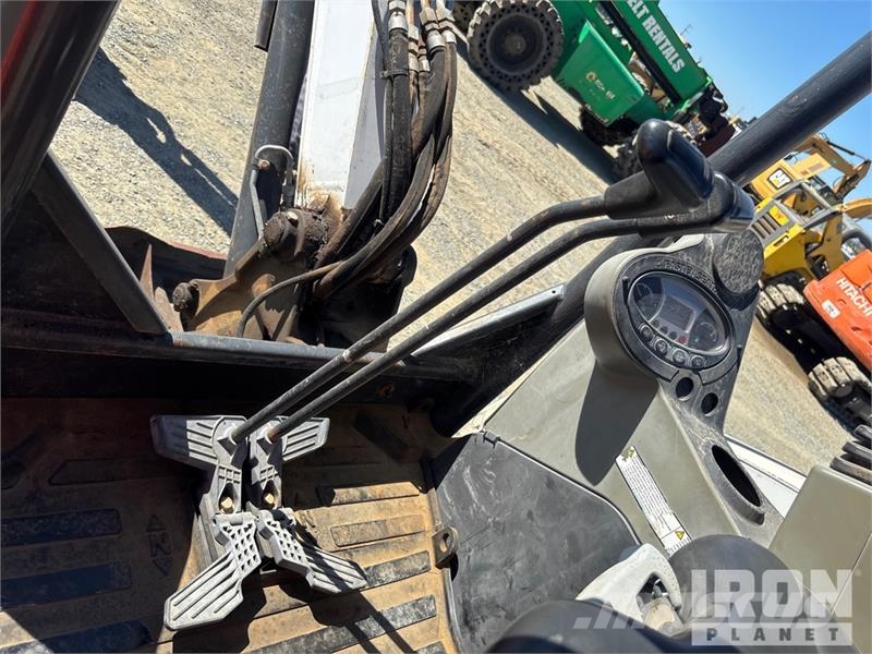 Bobcat E32i Mini Excavator 小型挖掘机