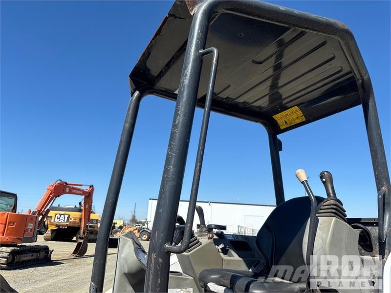 Bobcat E32i Mini Excavator 小型挖掘机