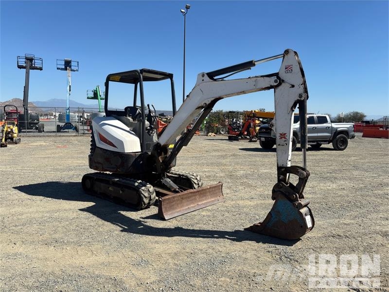 Bobcat E32i Mini Excavator 小型挖掘机