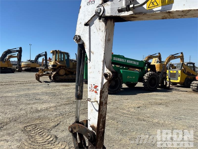 Bobcat E32i Mini Excavator 小型挖掘机