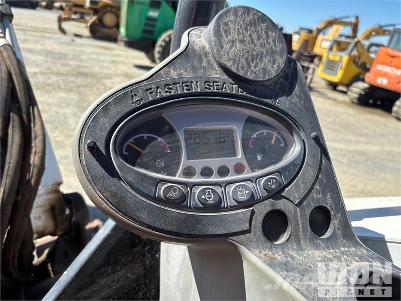Bobcat E32i Mini Excavator 小型挖掘机