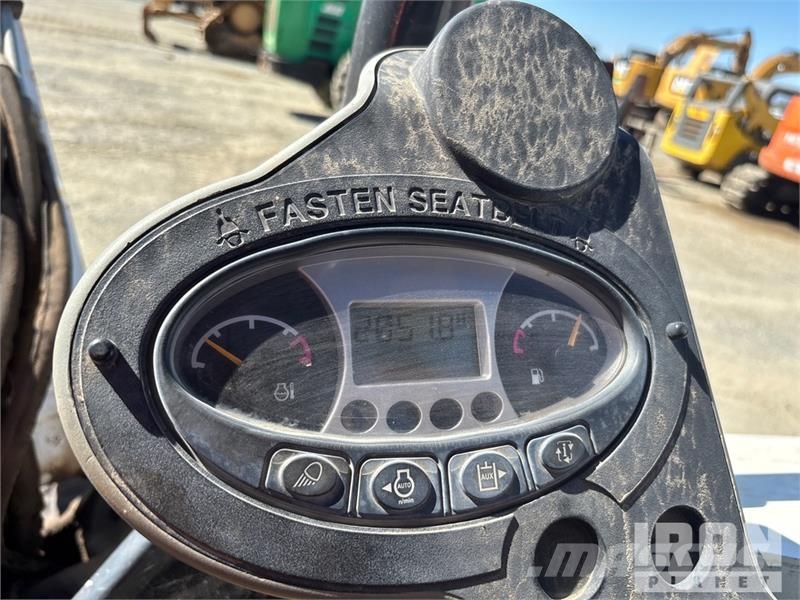 Bobcat E32i Mini Excavator 小型挖掘机