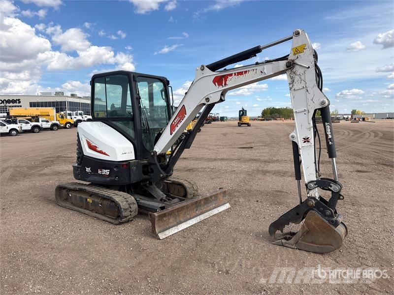 Bobcat E38 Mini Excavator Minigravemaskiner
