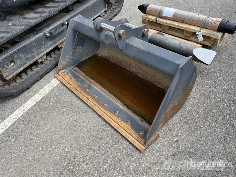 Bobcat E80 Excavator Bucket دلاء