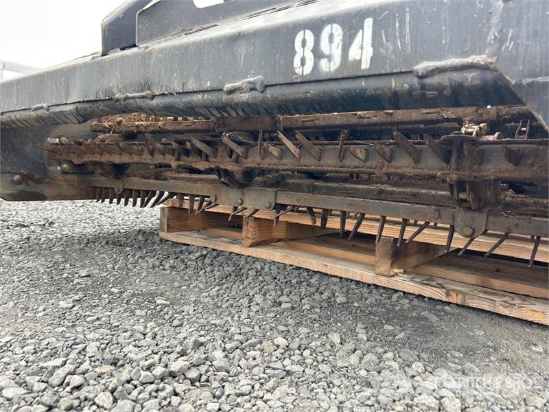 Bobcat LR 5B 54 in Skid Steer Landscape Rake テッダー・テッダーレーキ
