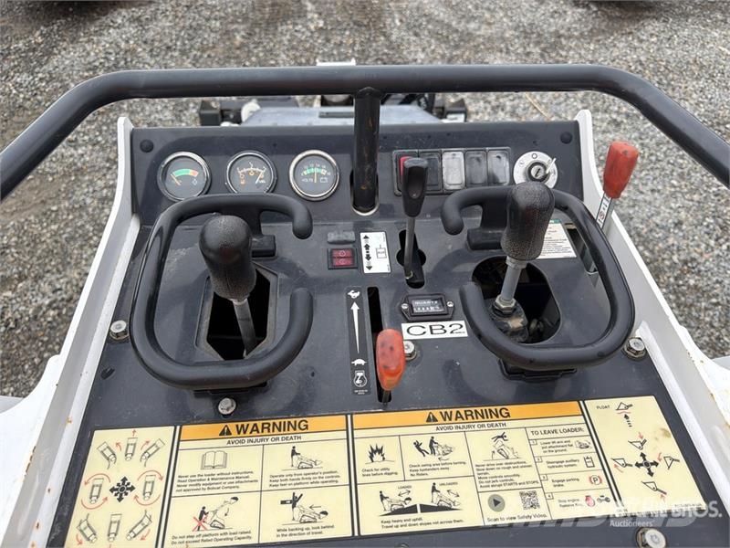 Bobcat MT100 Compact Track Loader لوادر انزلاقية التوجيه