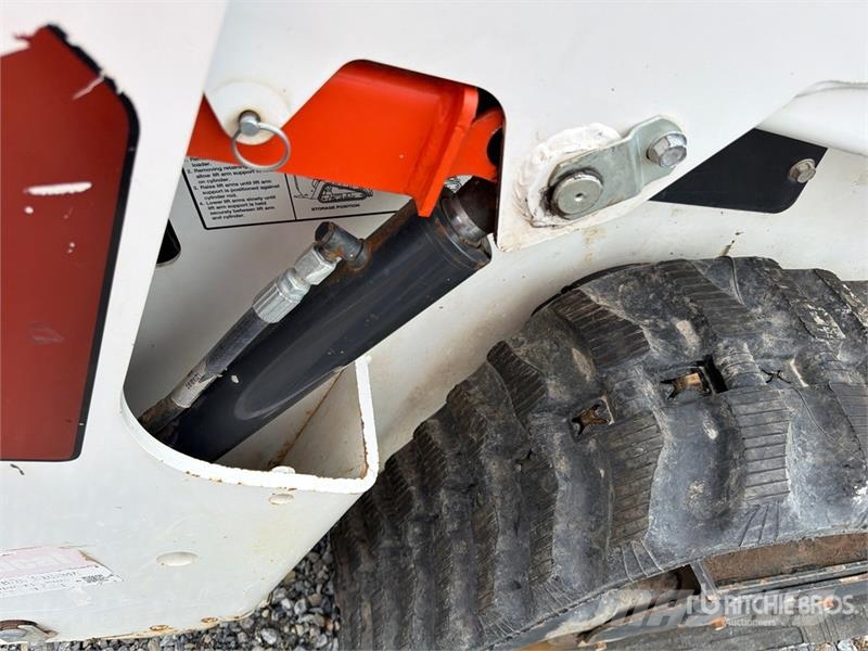 Bobcat MT100 Compact Track Loader لوادر انزلاقية التوجيه