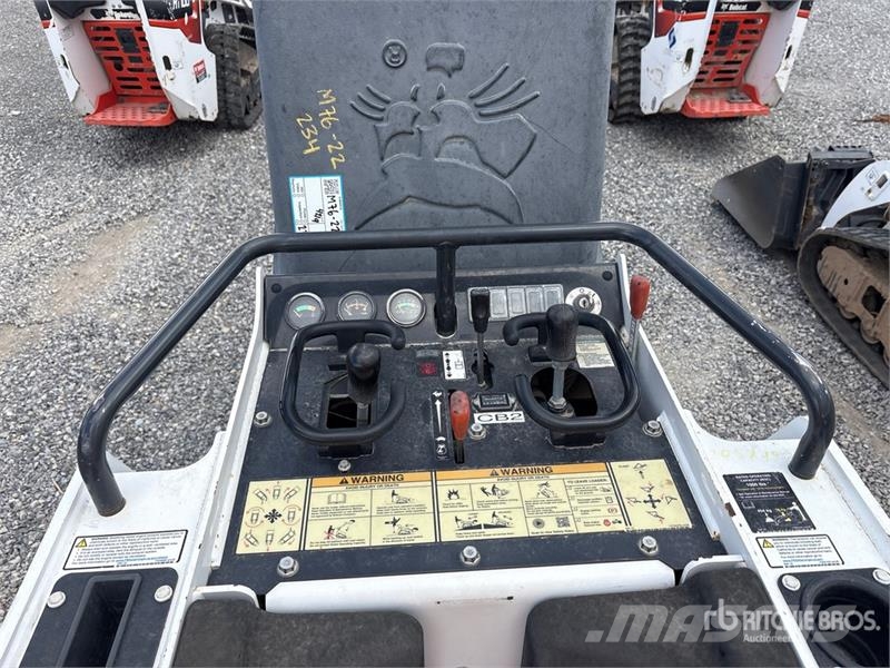 Bobcat MT100 Mini Compact Track Loader لوادر انزلاقية التوجيه