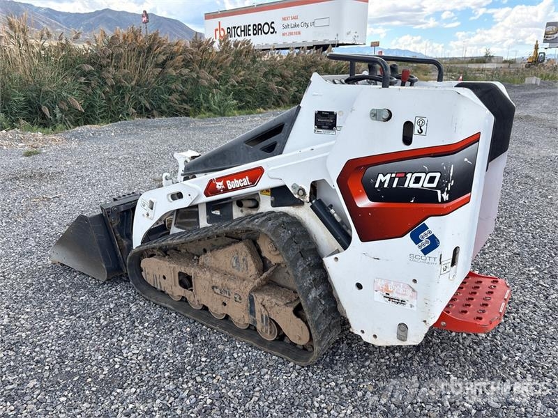 Bobcat MT100 Mini Compact Track Loader لوادر انزلاقية التوجيه